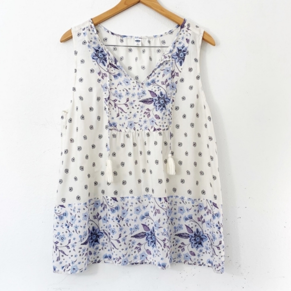 Old Navy White Floral Tank Top w Tassels Large